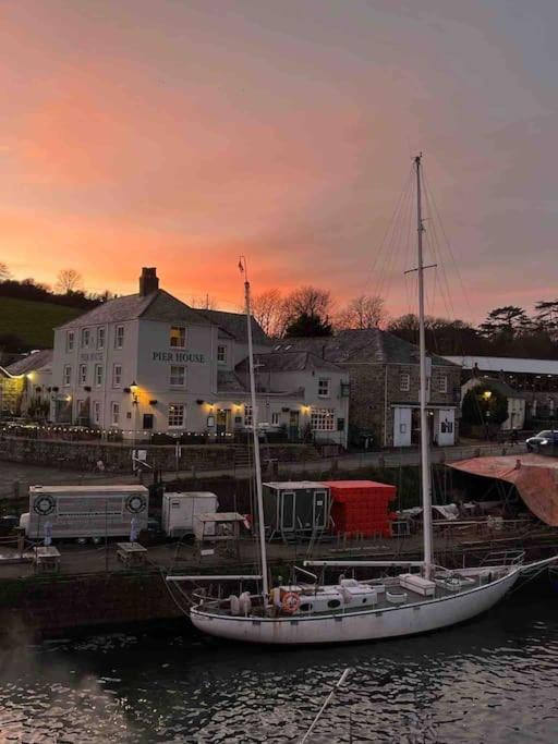 Stunning Yacht Sea Lion In Charlestown Harbour, Cornwall Hotel Kültér fotó